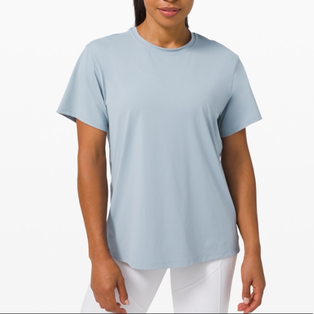 Lululemon All Yours Boyfriend TRAIN tee, size 4